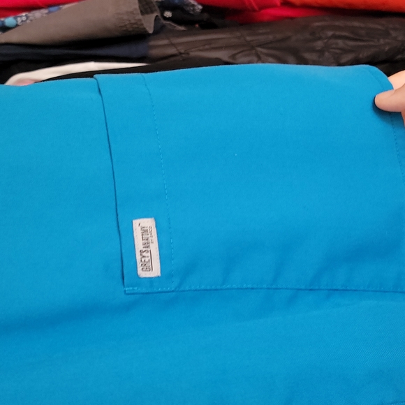 Sky Blue Grey's Anatomy Scrub Top - Picture 4 of 8